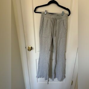 american eagle wide leg pant in light gray, size small